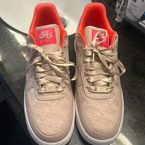 Af1 never worn Satin shoe string nike Neon pink and rose gold